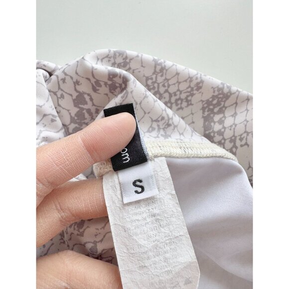 ONZIE Athena Grey White Snake Printed High Rise Ankle Leggings, Size S - Picture 12 of 14